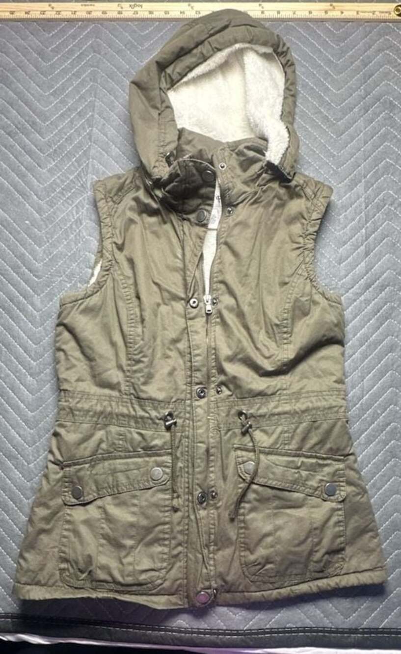 Daytrip Olive Green Faux Fur Lined Hooded Utility Vest Small
